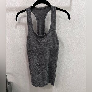 Lululemon workout tank